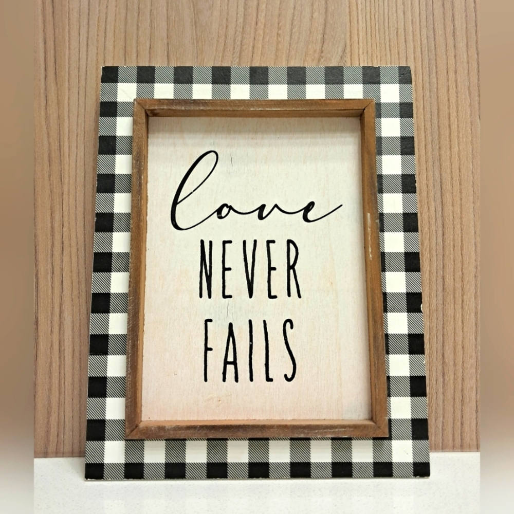 WALL DECOR